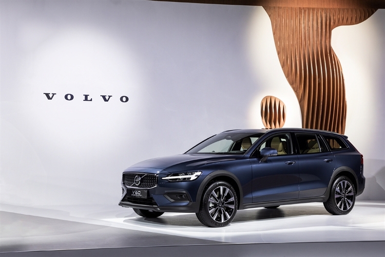 Volvo เปิดตัว S60, V60 ในเกาหลี